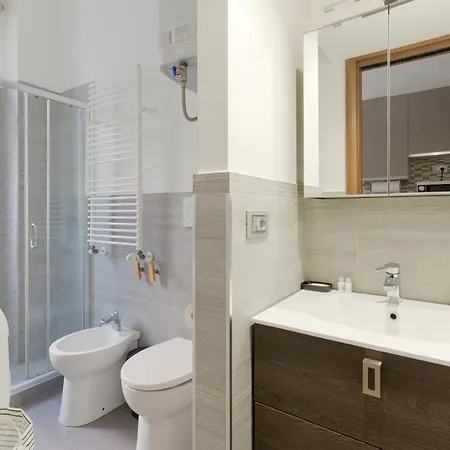 Apartment Guesthost - Bright Near Mm2 Lambrate *