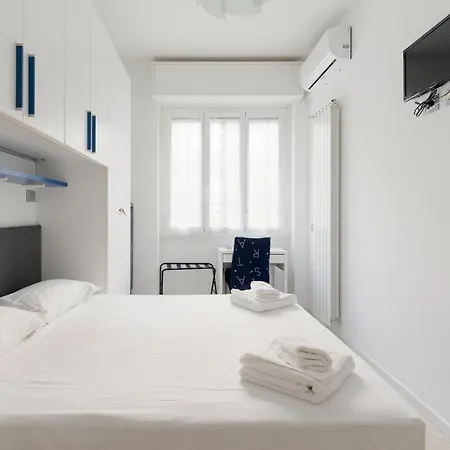 Guesthost - Bright Near Mm2 Lambrate Apartmán