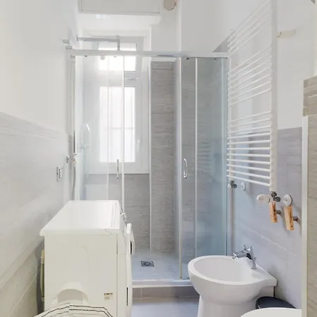 Apartment Guesthost - Bright Near Mm2 Lambrate Mailand